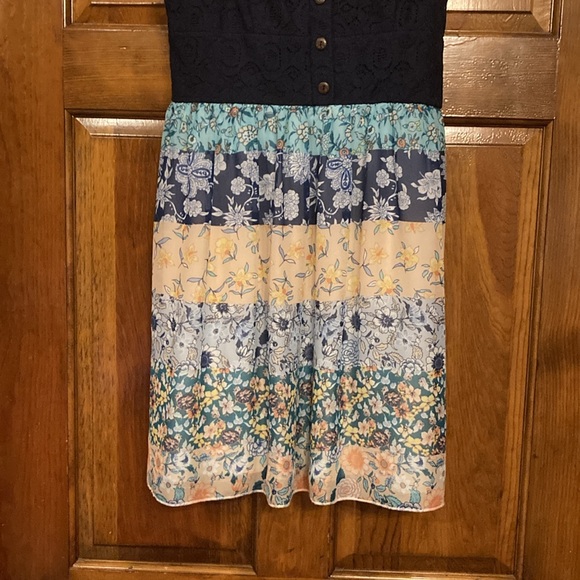 Size 3 Trixxi Navy Lace and Floral Spaghetti Strap Dress - Picture 7 of 16